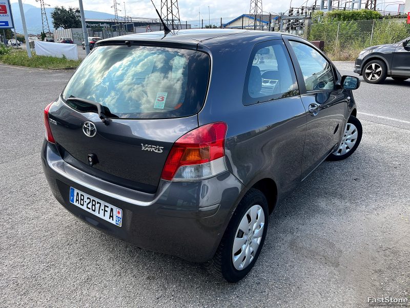 TOYOTA YARIS 2009