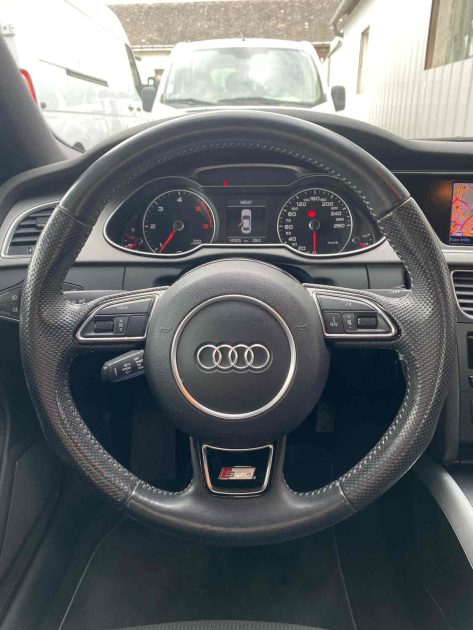 AUDI A4 (B8) S LINE BERLINE 2012 2.0 TDI 143 CV SUIVI COMPLET