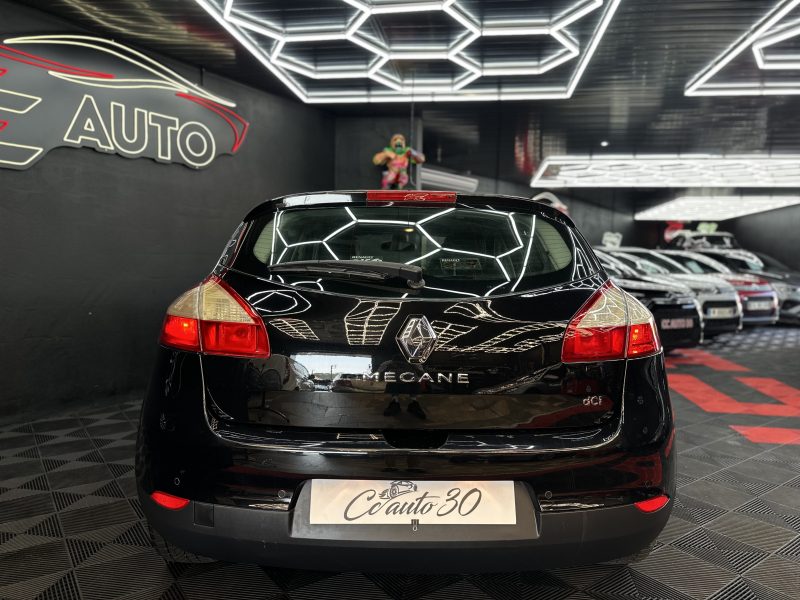 RENAULT MEGANE III Berline Bose cinq portes  2012