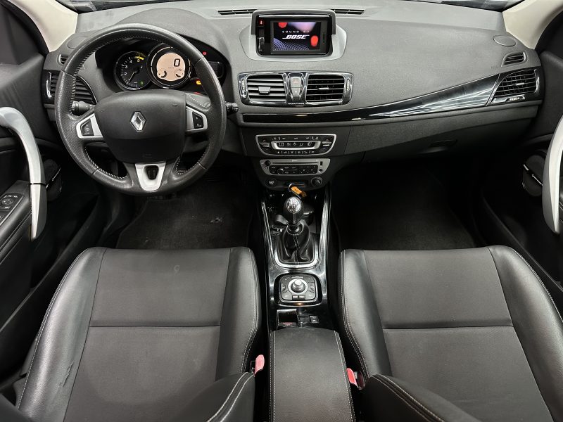 RENAULT MEGANE III Berline Bose cinq portes  2012