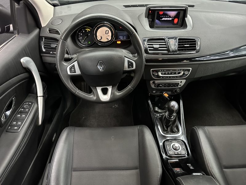 RENAULT MEGANE III Berline Bose cinq portes  2012