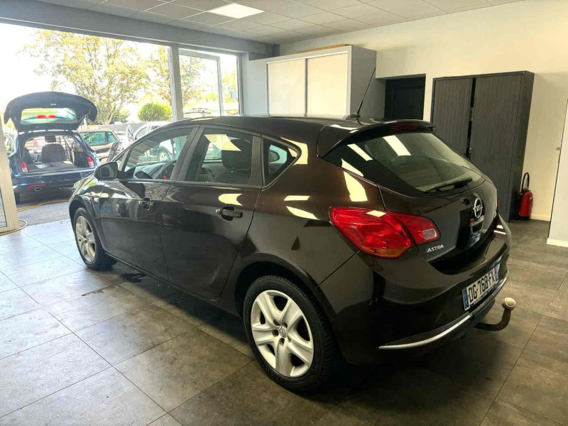 OPEL ASTRA J 2014