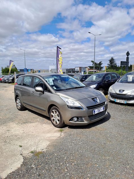 PEUGEOT 5008 2013 BOITE AUTO 7 PLACES