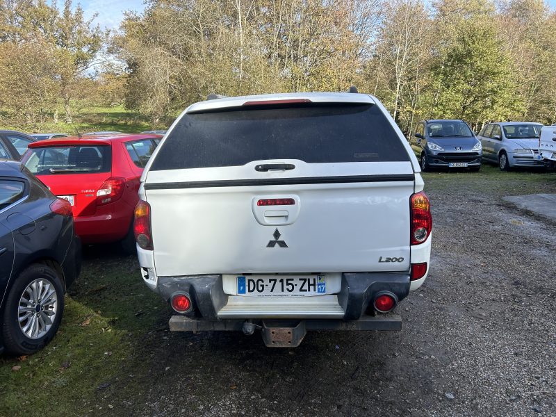 MITSUBISHI L200  2014