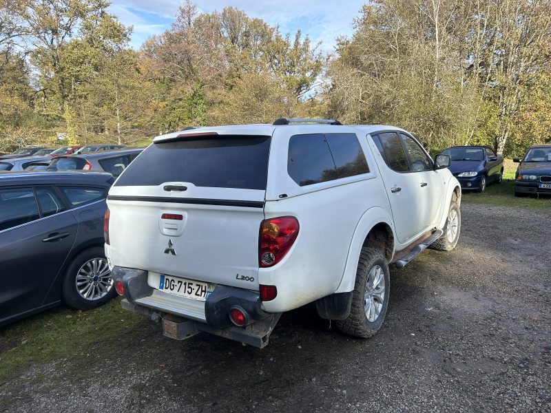 MITSUBISHI L200  2014