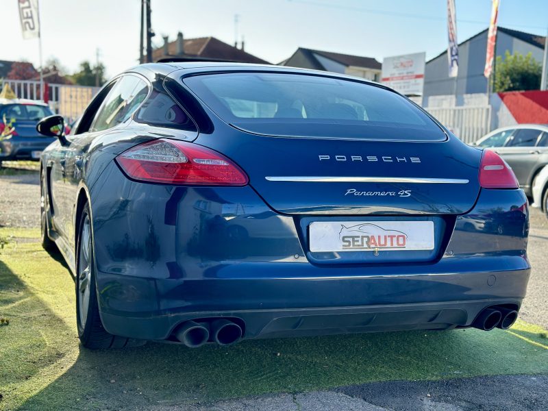 PORSCHE PANAMERA 2010