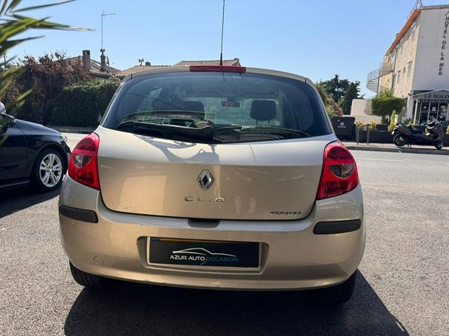 Renault Clio III EDITION DYNAMIQUE 1.6L 90 CV