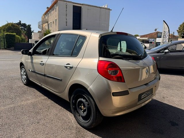 Renault Clio III EDITION DYNAMIQUE 1.6L 90 CV