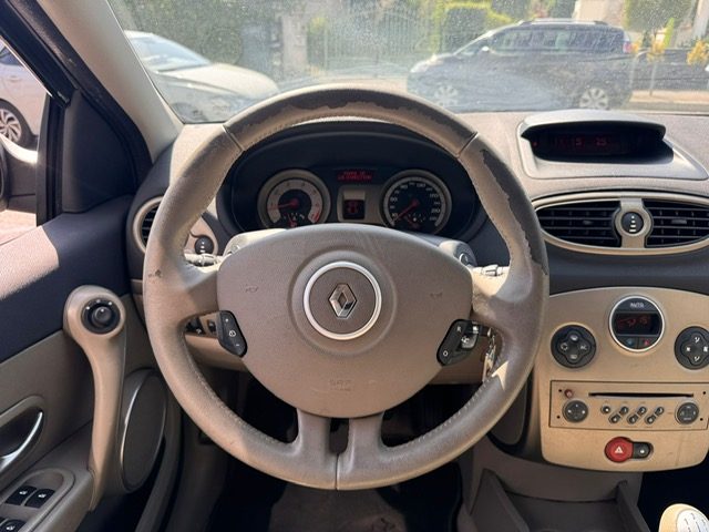 Renault Clio III EDITION DYNAMIQUE 1.6L 90 CV