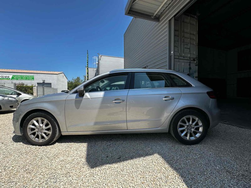 AUDI A3 Sportback - Sièges Cuir Chauffants / Climatisation Automatique / Garantie 12 Mois