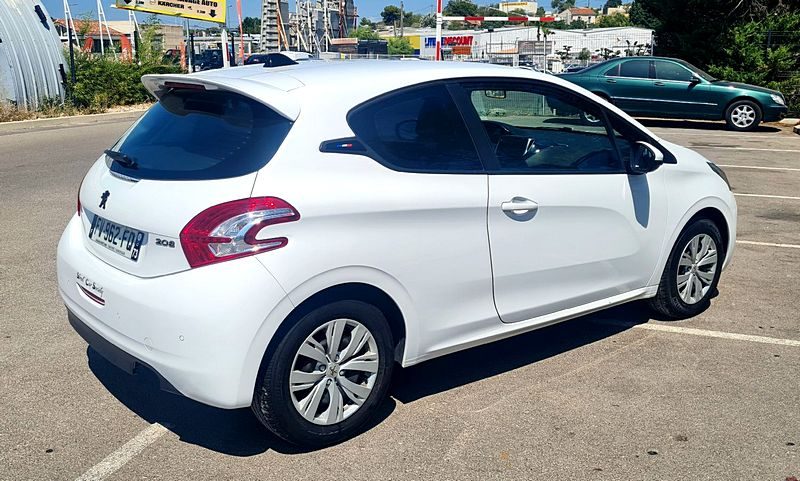 PEUGEOT 208 I 2013