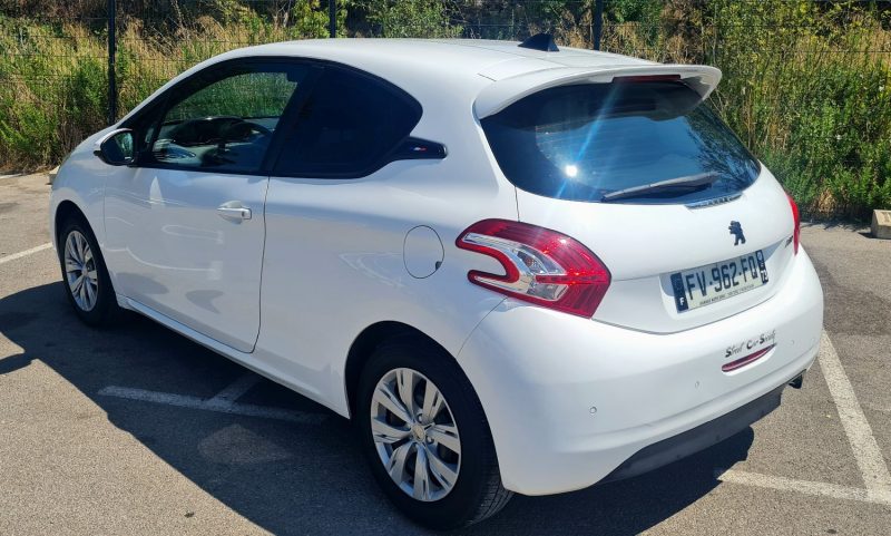 PEUGEOT 208 I 2013