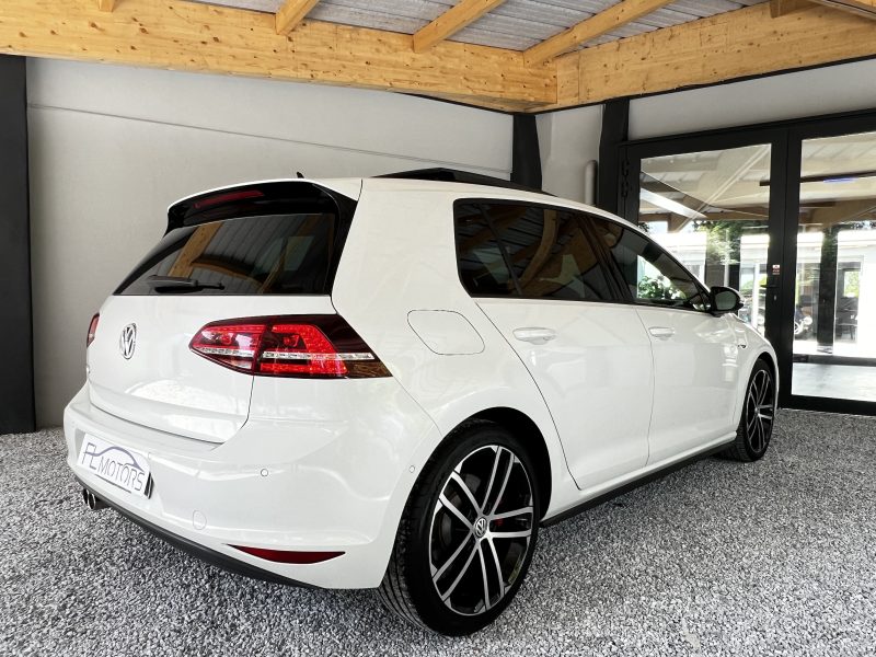 VOLKSWAGEN GOLF  2013