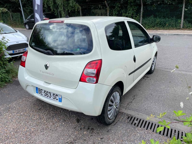 RENAULT TWINGO II 1.2i 16V 75CV