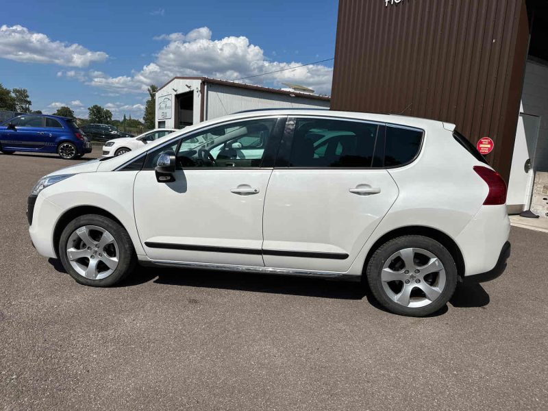 PEUGEOT 3008 2013