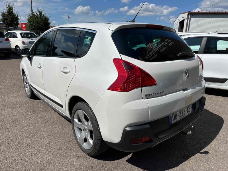 PEUGEOT 3008 2013