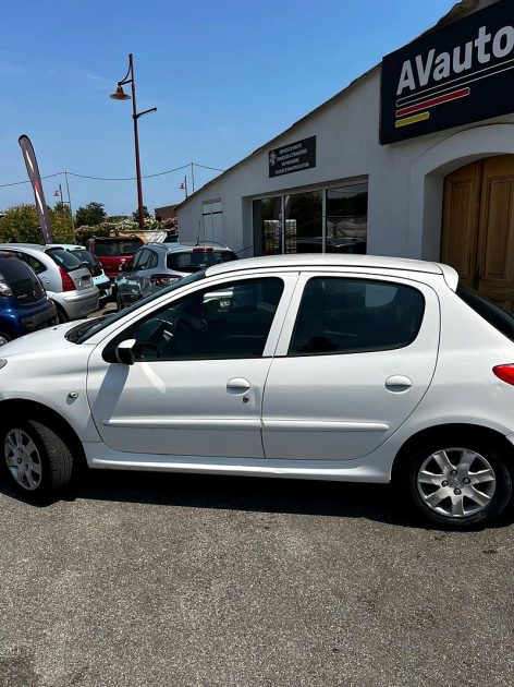 PEUGEOT 206+ 2011