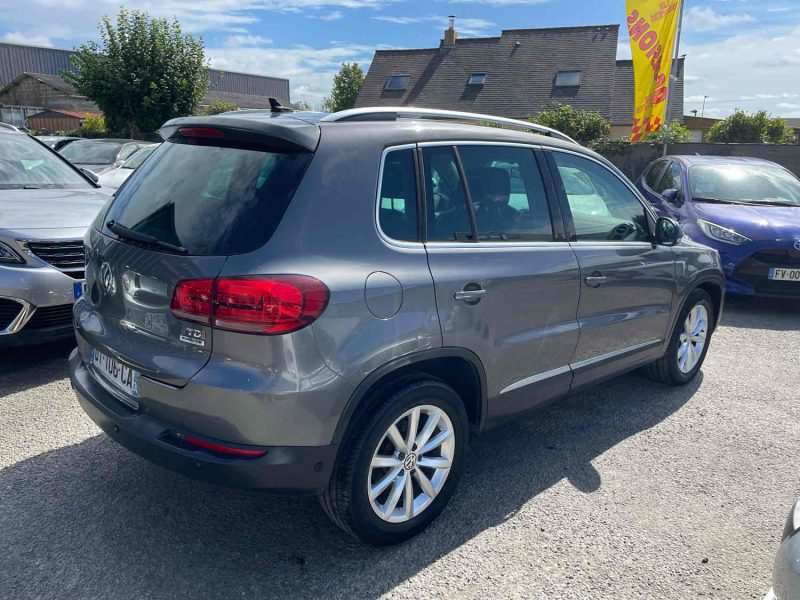 VOLKSWAGEN TIGUAN 2.0 TDI 110ch Bluemotion "LOUNGE"