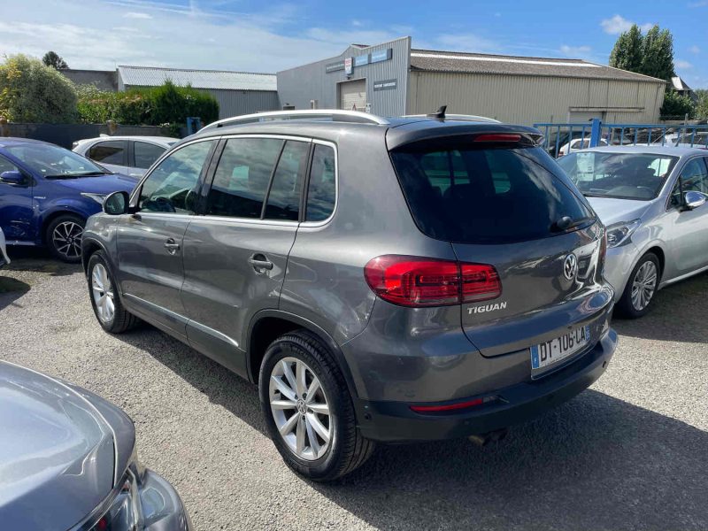 VOLKSWAGEN TIGUAN 2.0 TDI 110ch Bluemotion "LOUNGE"