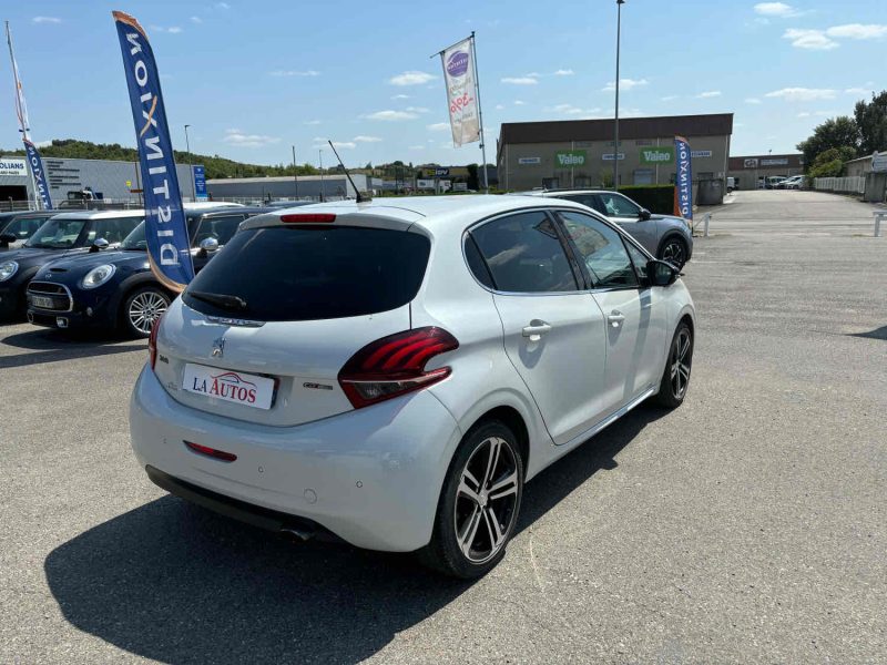 PEUGEOT 208 1.2 PURE TECH 110 GT LINE