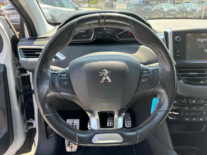 PEUGEOT 208 1.2 PURE TECH 110 GT LINE