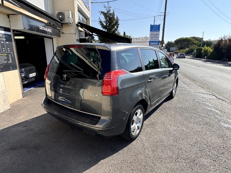 PEUGEOT 5008 2013