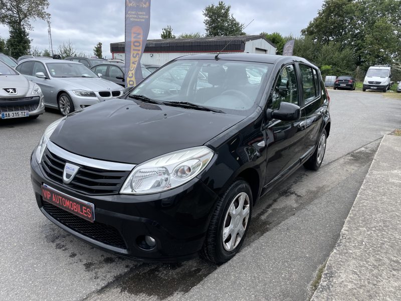 DACIA SANDERO  Laureate 2010