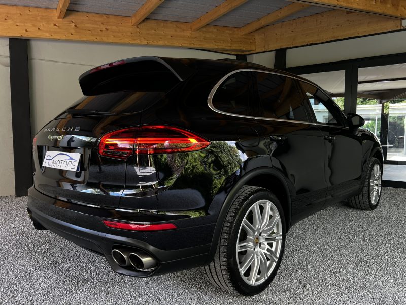 PORSCHE CAYENNE 2015