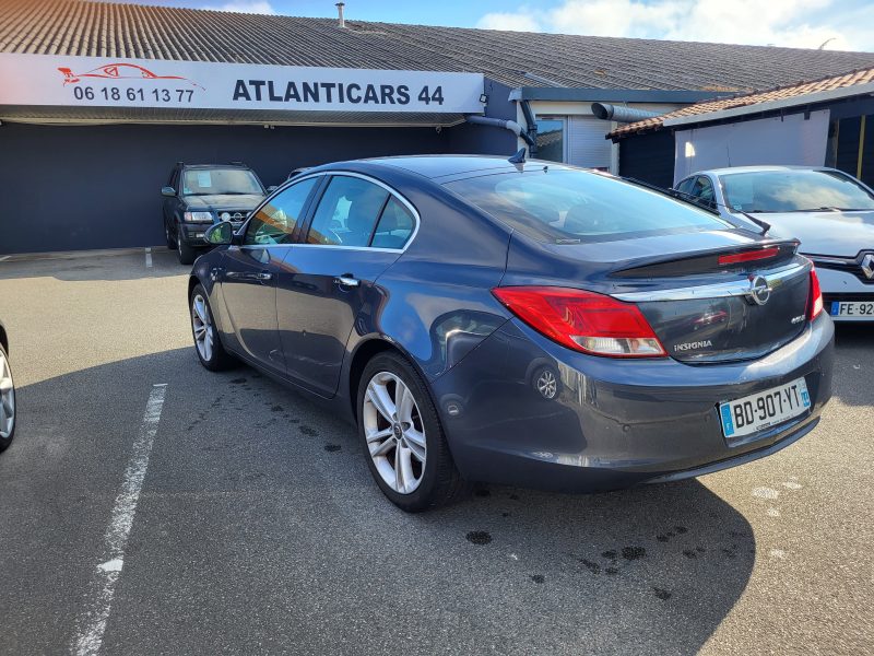 OPEL INSIGNIA 2010