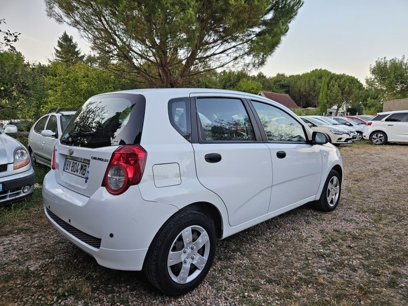 CHEVROLET AVEO / KALOS Berline bicorps trois ou cinq portes (T250, T25 2011