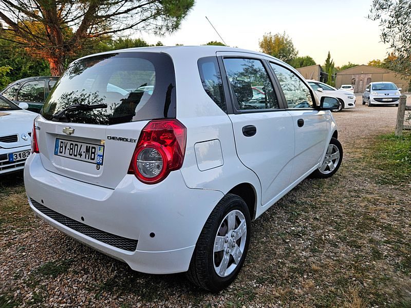 CHEVROLET AVEO / KALOS Berline bicorps trois ou cinq portes (T250, T25 2011