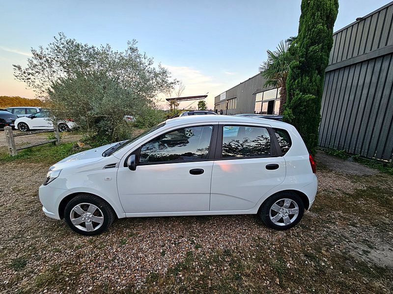 CHEVROLET AVEO / KALOS Berline bicorps trois ou cinq portes (T250, T25 2011