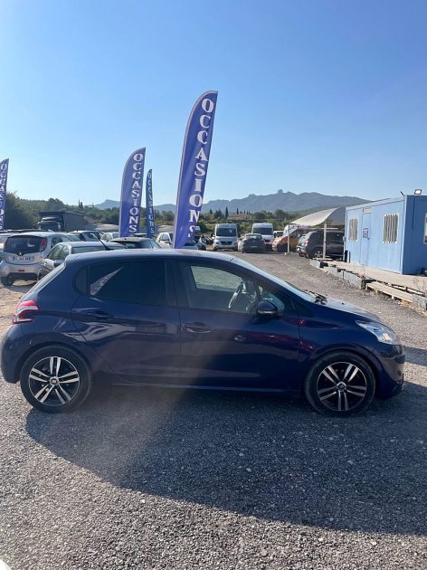 PEUGEOT 208 I 2015