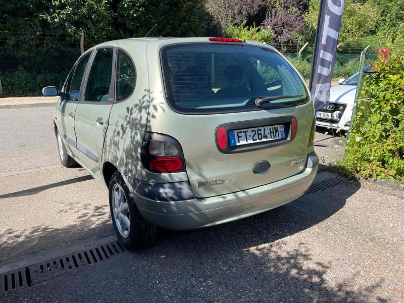 RENAULT MEGANE ScÃ©nic 1.6i16V 110CV