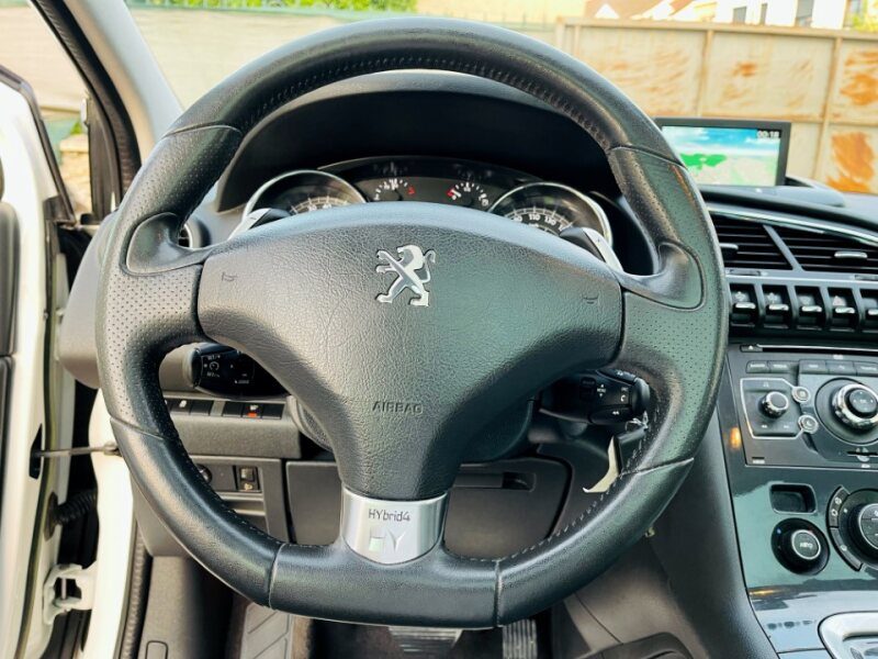 PEUGEOT 3008 Monospace 2013