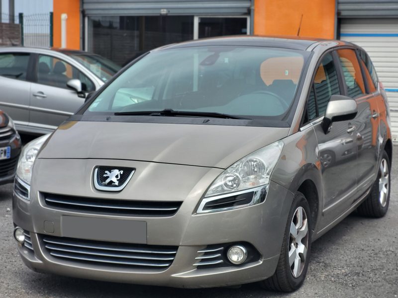 PEUGEOT 5008 7 Places 2011