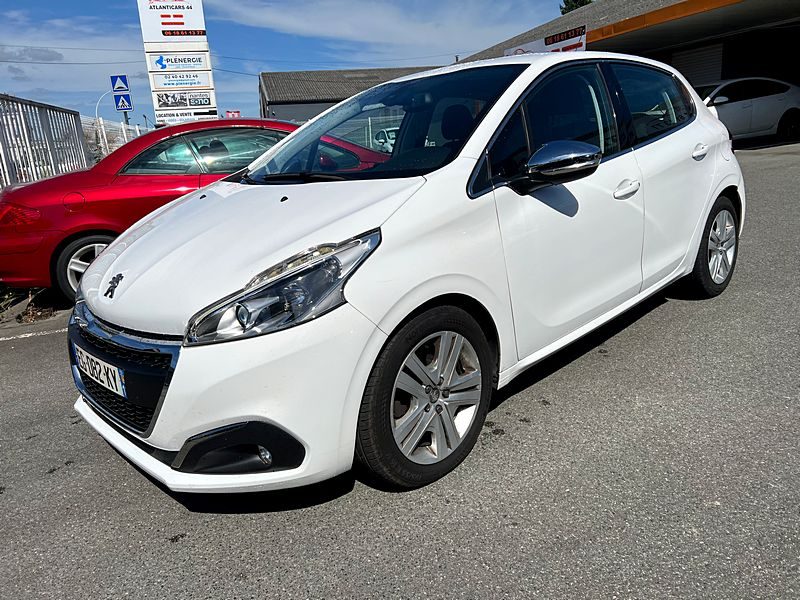 PEUGEOT 208 2016