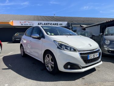 PEUGEOT 208 2016