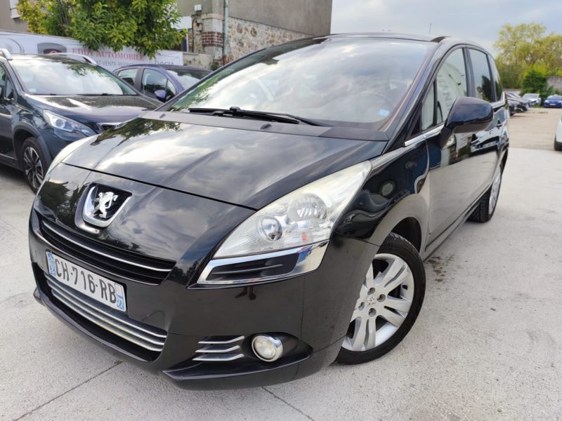 PEUGEOT 5008 2012