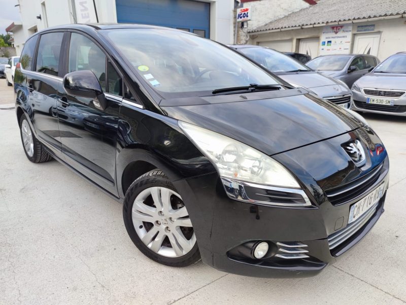 PEUGEOT 5008 2012