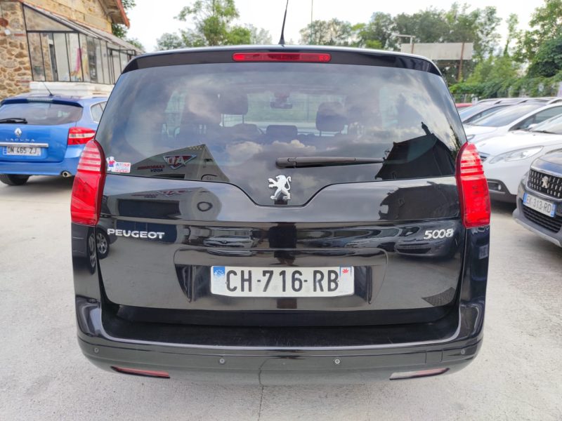 PEUGEOT 5008 2012