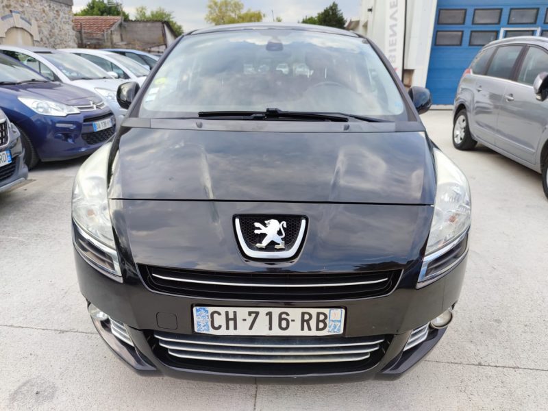 PEUGEOT 5008 2012