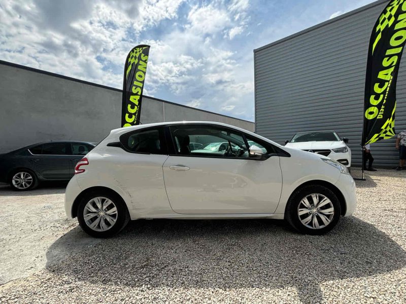 PEUGEOT 208 I 1.4 HDI 68CH 2014