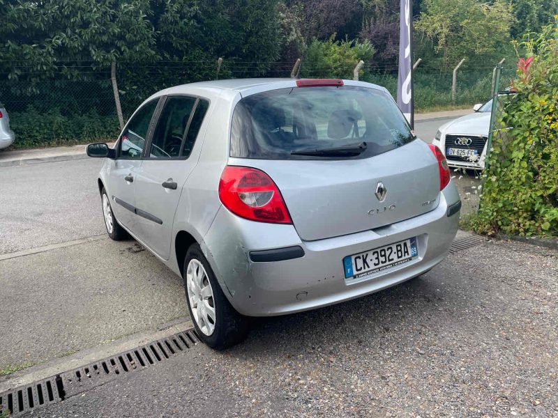 RENAULT CLIO III 1.5DCI 70CV