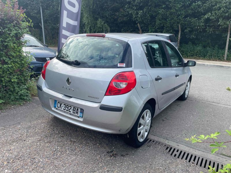 RENAULT CLIO III 1.5DCI 70CV