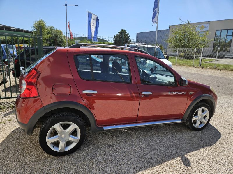 DACIA SANDERO 2010