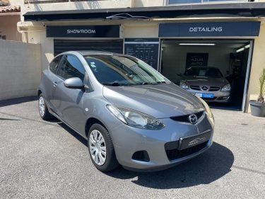 MAZDA 2