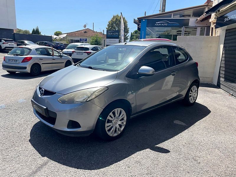 MAZDA 2