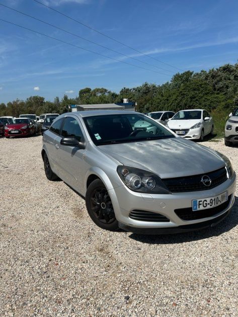 OPEL ASTRA H GTC 2008