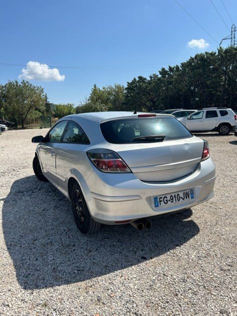 OPEL ASTRA H GTC 2008